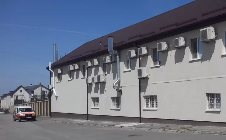 АДМІНІСТРАТИВНО-ПОБУТОВА БУДІВЛЯ В КИЇВСЬКІЙ ОБЛАСТІ